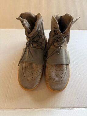 adidas gazelle silver green womens adidas Yeezy Boost 750 Light Grey Glow In the Dark - Used main image 0